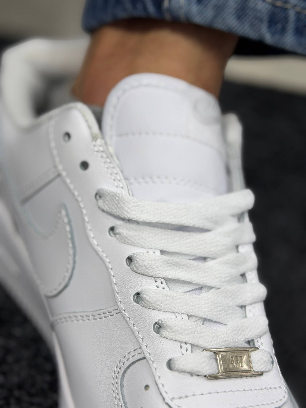 AIR FORCE 1 WHITE SHOES