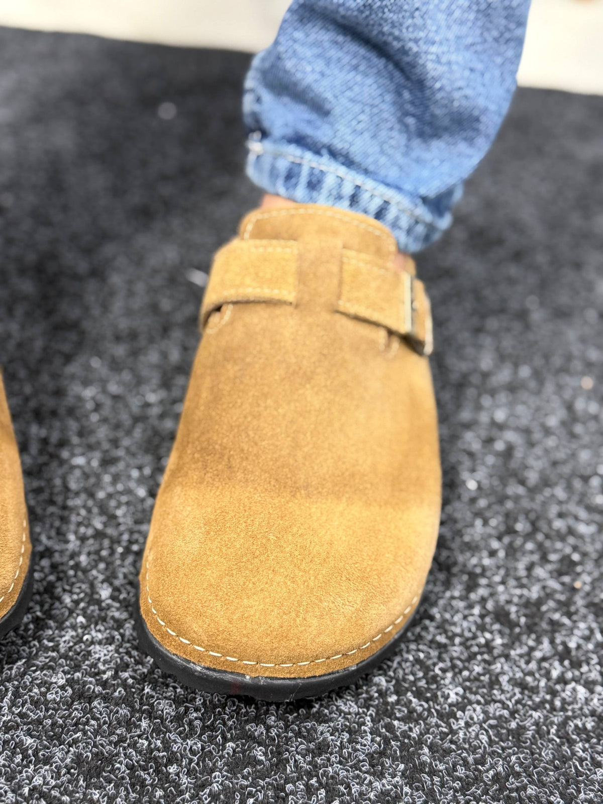 Classic Clogs Camel Suede