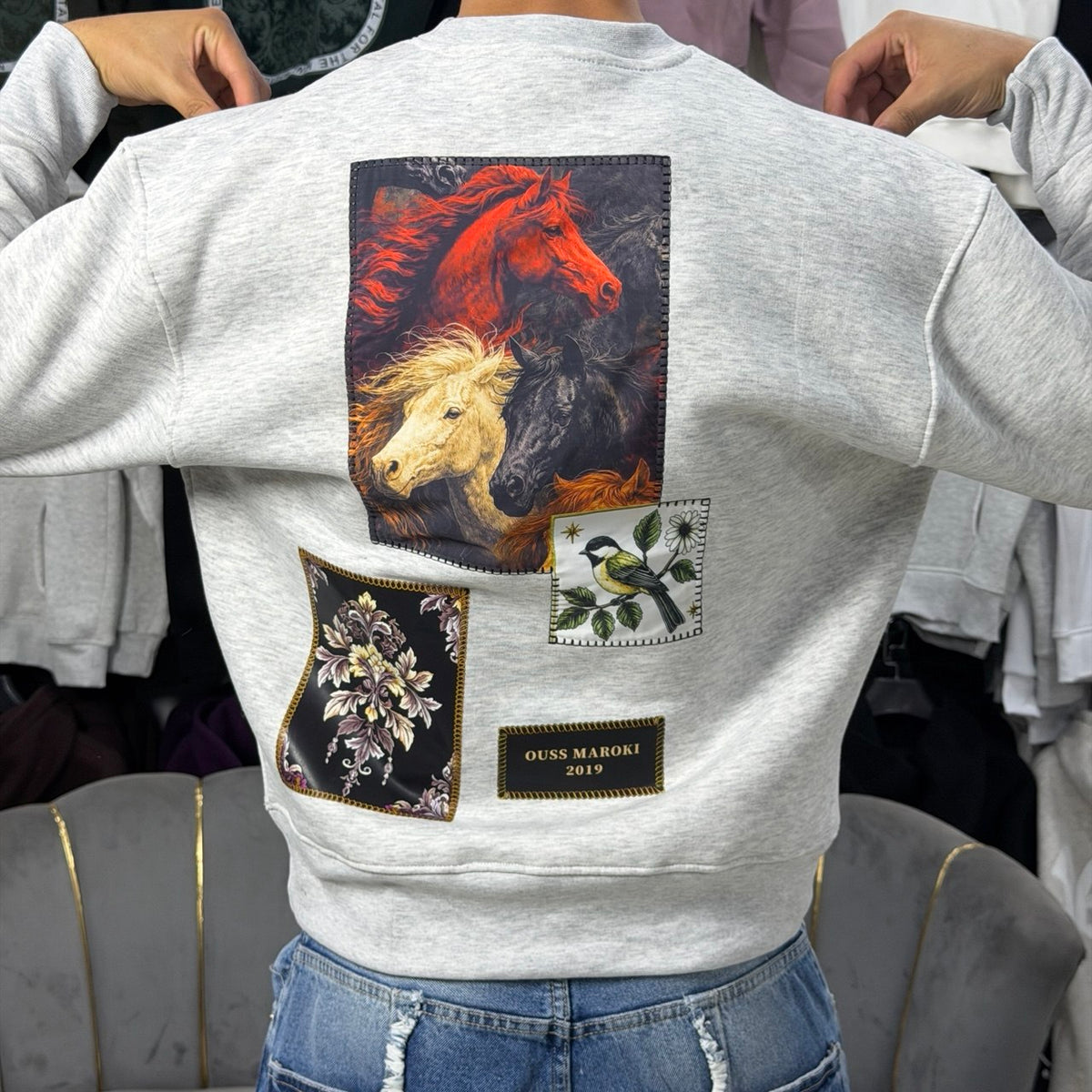 SWEATSHIRT HORSES - GRAY