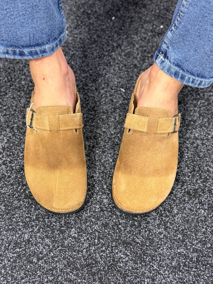 Classic Clogs Camel Suede