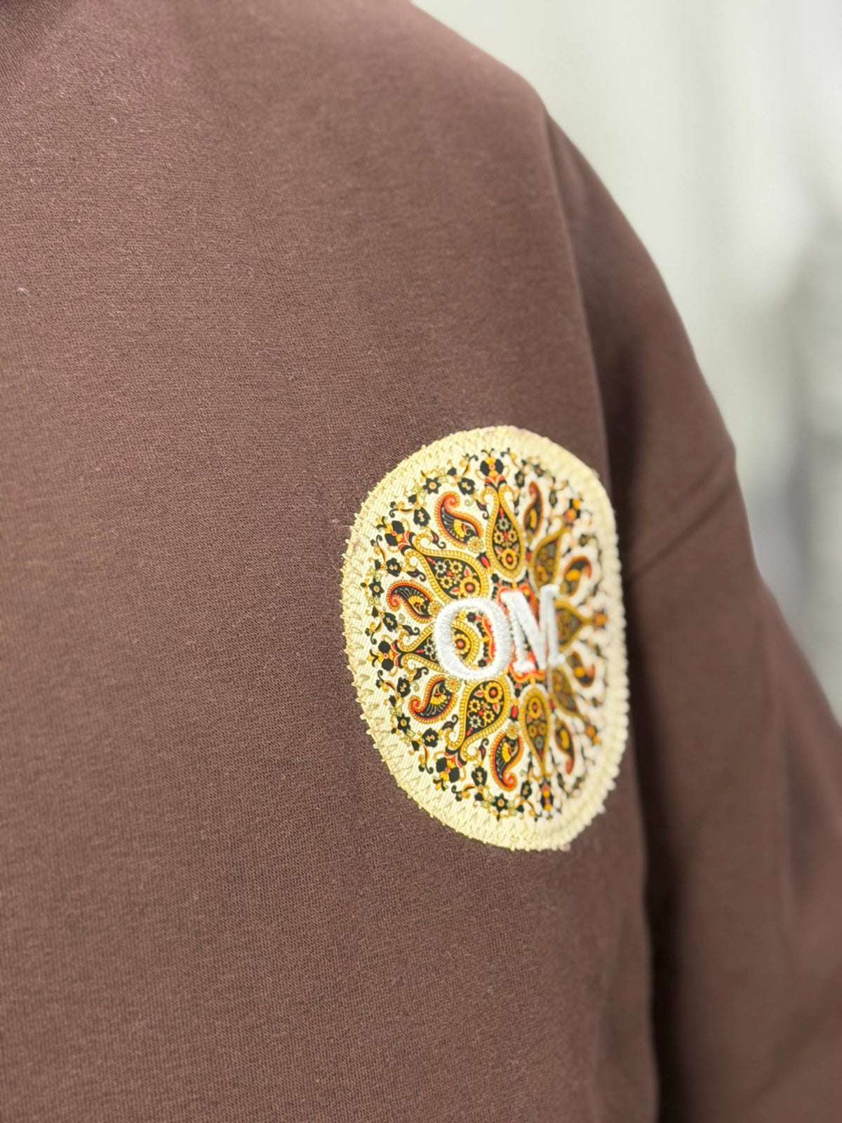 HOODIES OM BROWN