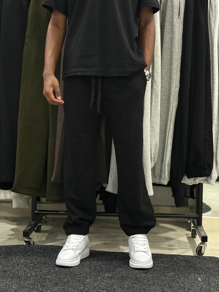 Oversized Sample Jogger - Black