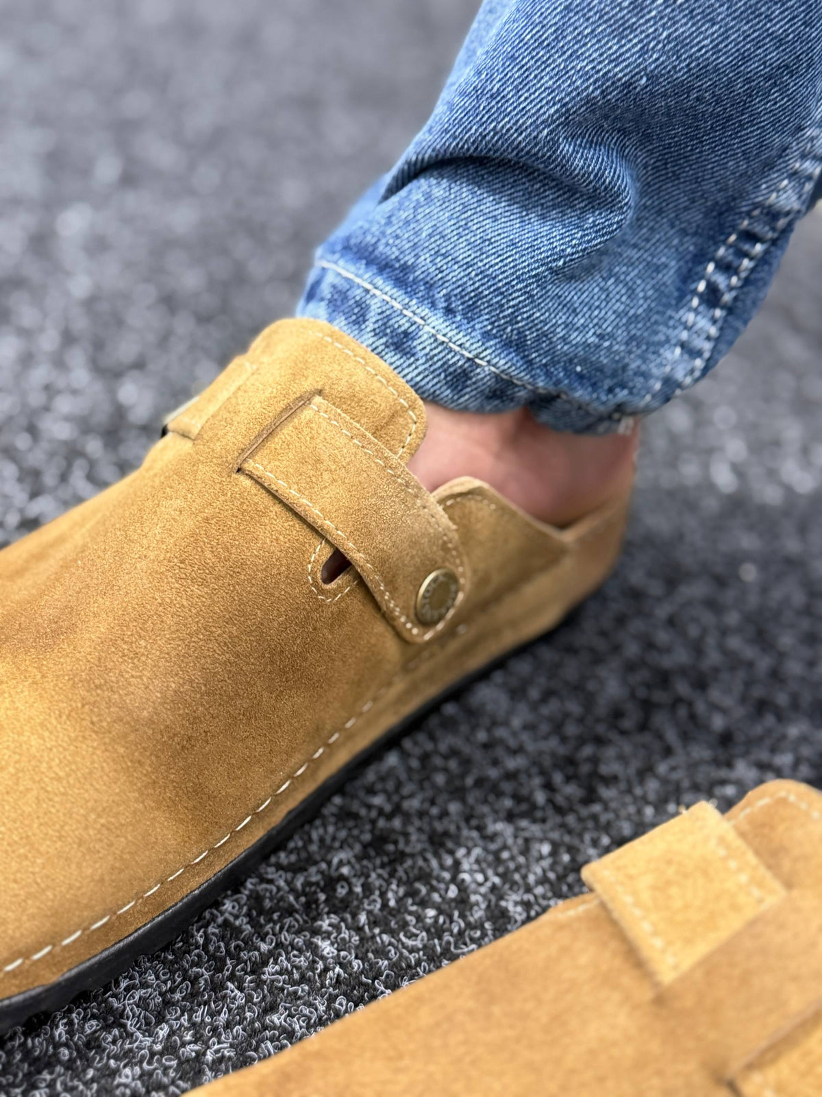 Classic Clogs Camel Suede