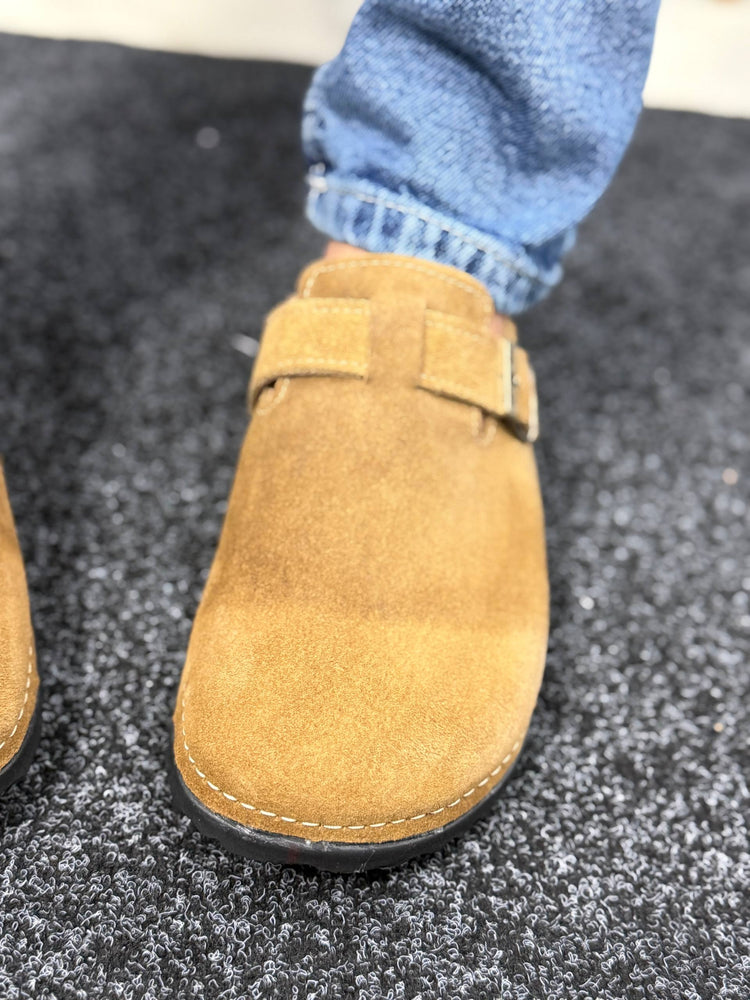 Classic Clogs Camel Suede
