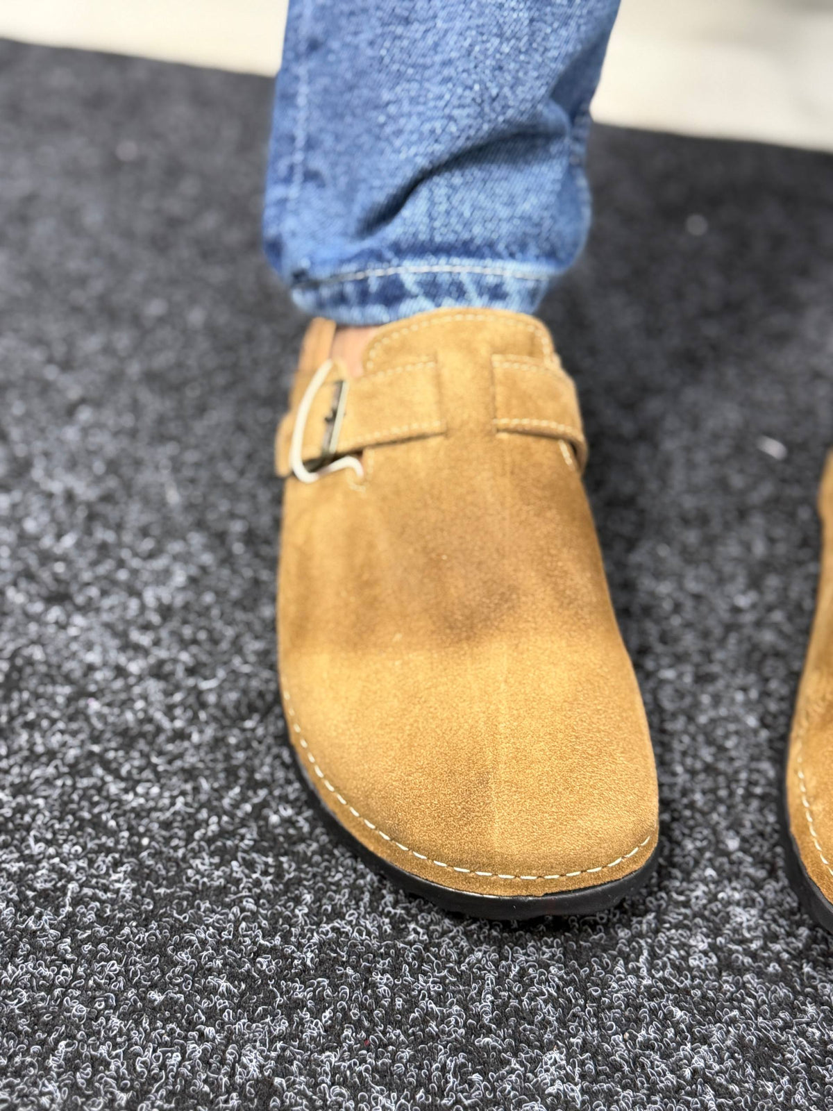Classic Clogs Camel Suede