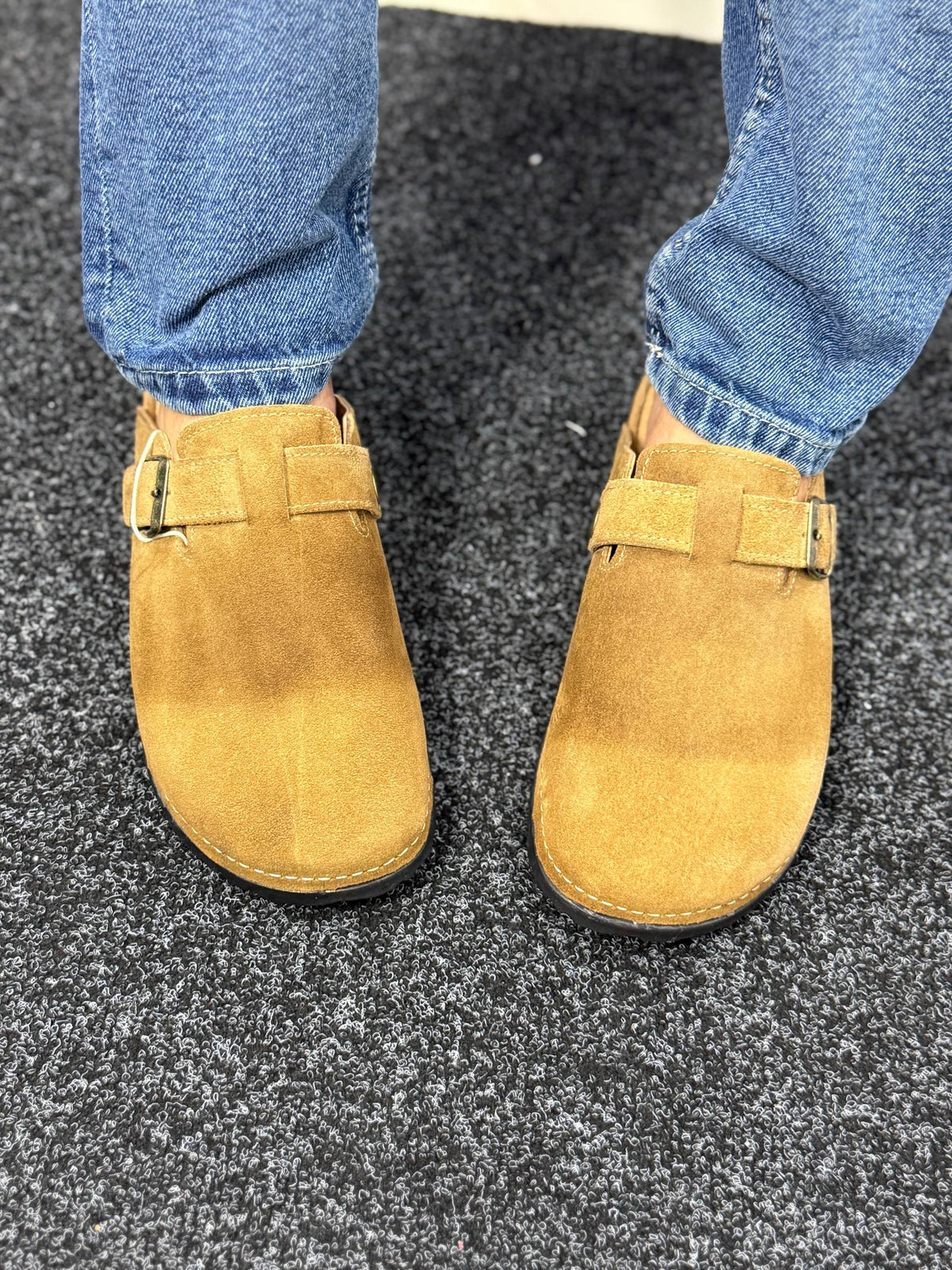 Classic Clogs Camel Suede