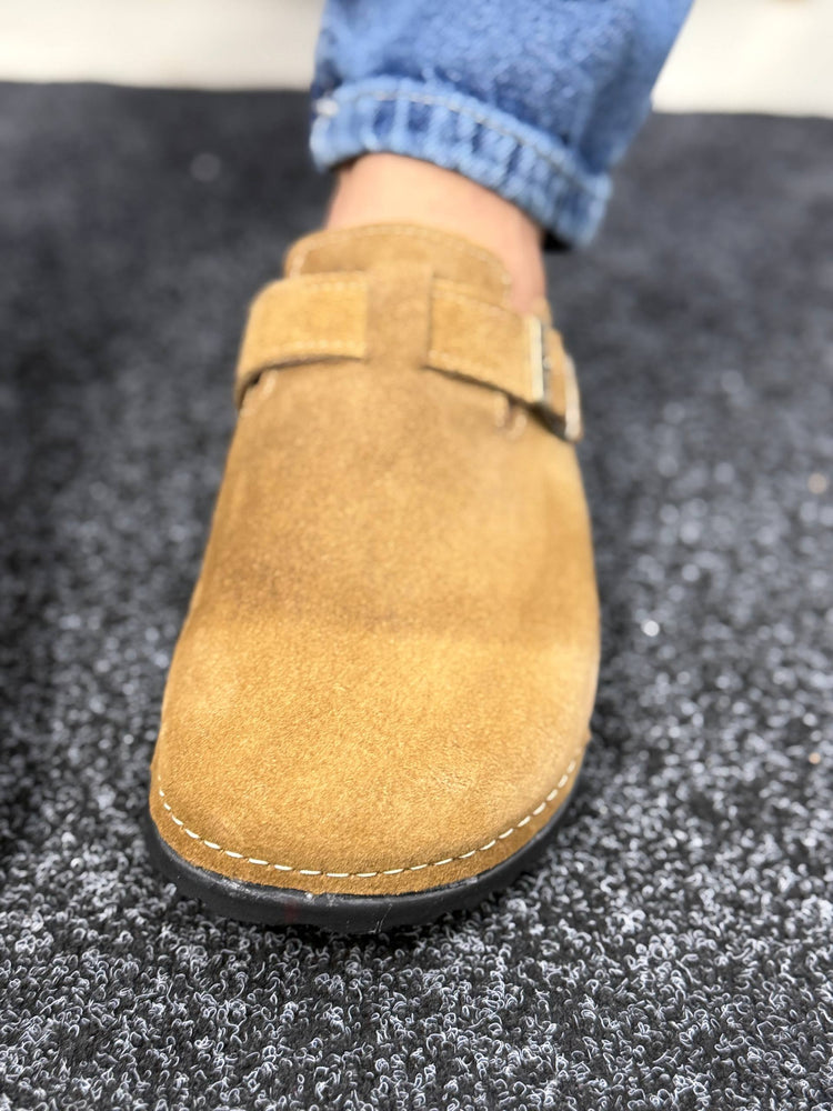 Classic Clogs Camel Suede
