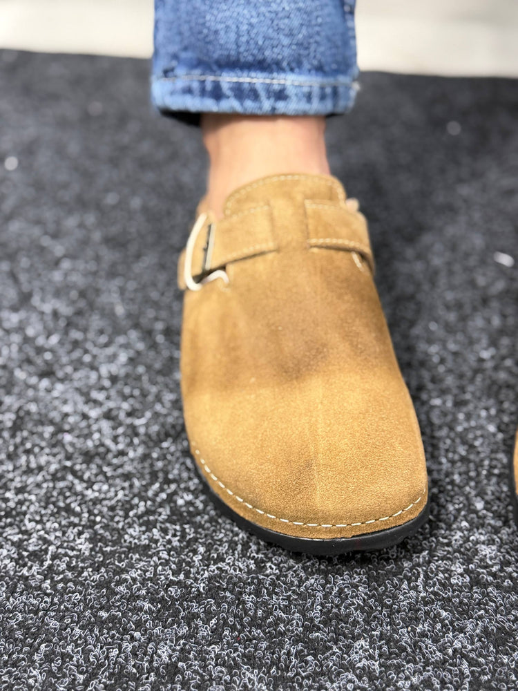 Classic Clogs Camel Suede